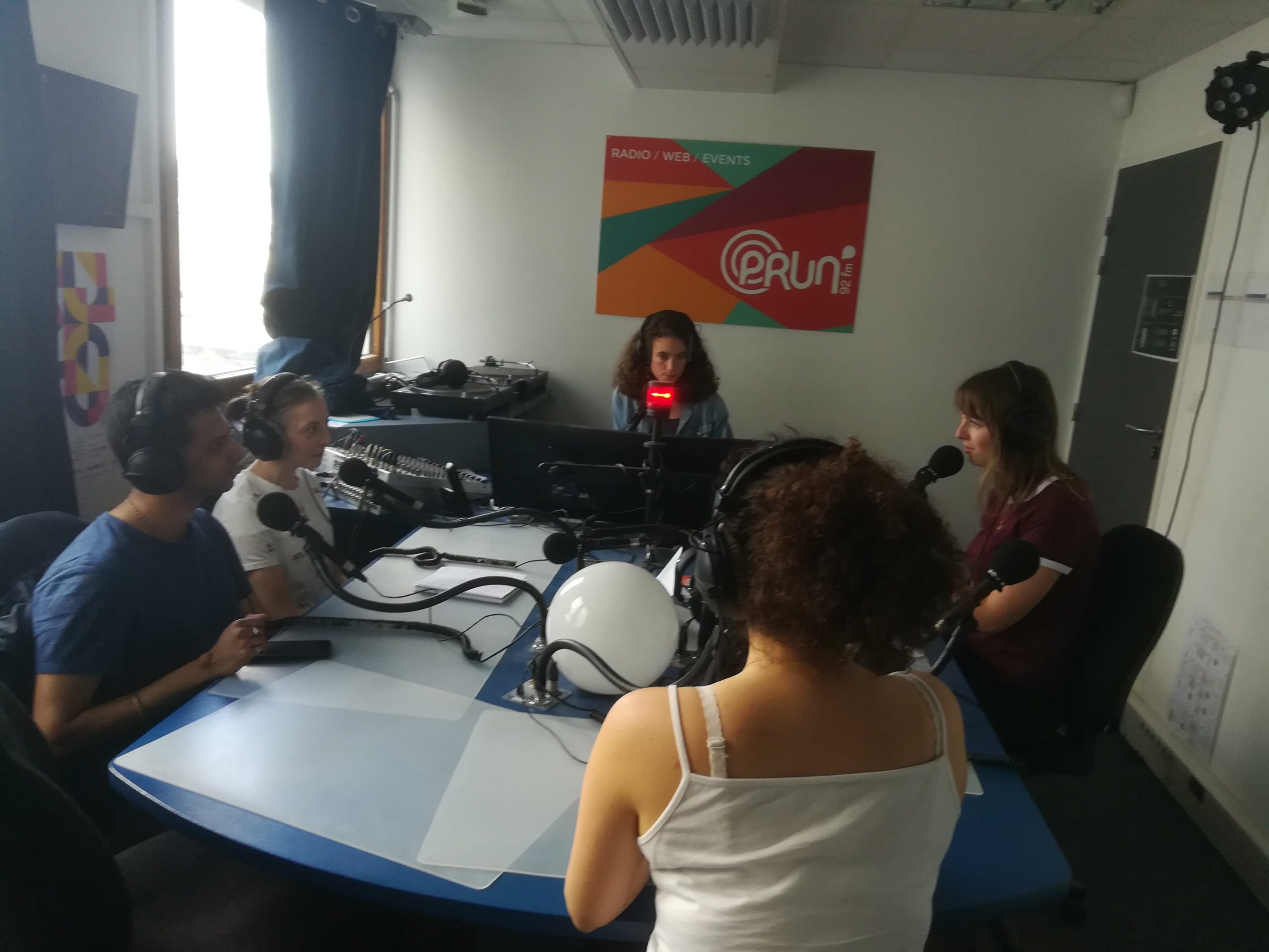 Partir à l'étranger lorsqu'on est jeune : réécoutez l'émission de la radio Prun'