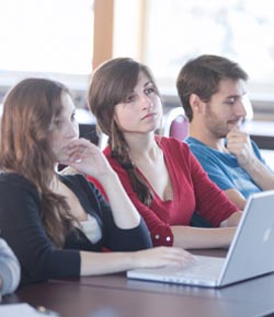 Dossier social étudiant 2018-2019 : les demandes de bourses et de logements se font jusqu'au 31 mai !